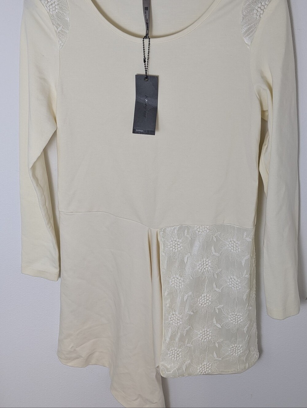 Honey Egg Asymmetrical White Lace Mini Dress Size S/M Long Sleeve Side Lace New - Picture 4 of 13